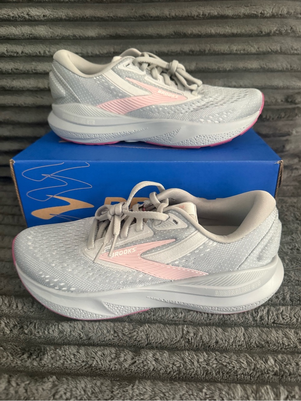 Brooks Adrenaline GTS 24 Alloy/White/Zephyr women’s size 6.5